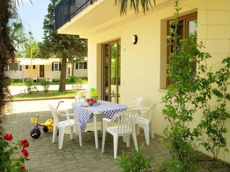 Camping Bella Italia In Peschiera Del Garda - Gardasee Apartment Luaran gambar