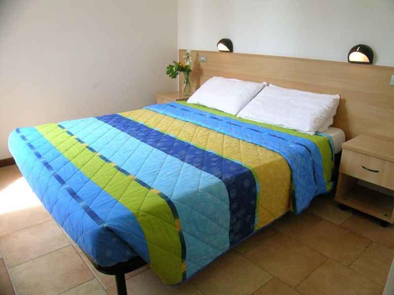 Camping Bella Italia In Peschiera Del Garda - Gardasee Apartment Luaran gambar