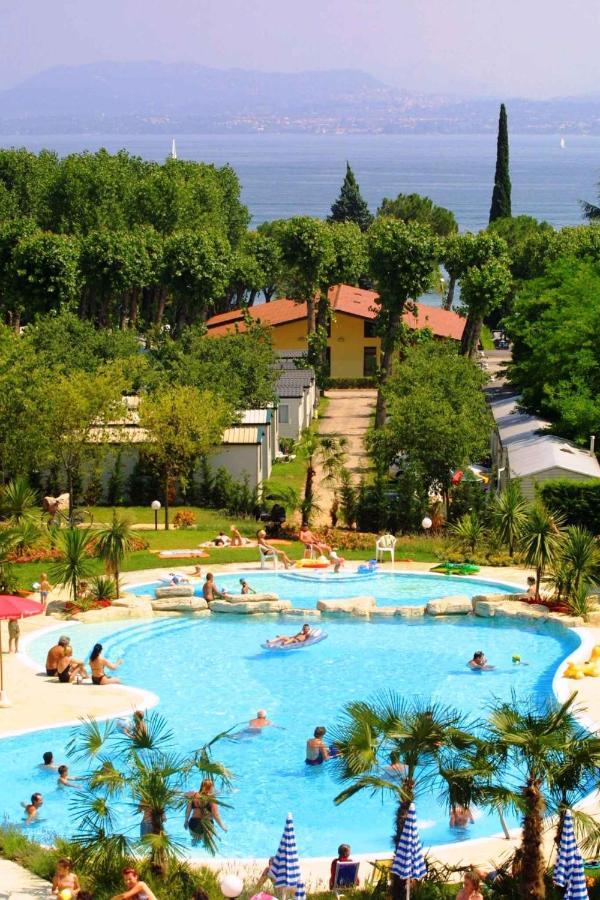Camping Bella Italia In Peschiera Del Garda - Gardasee Apartment Luaran gambar